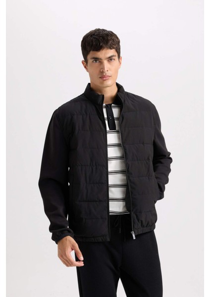 Slim Fit Dar Kesim Dik Yaka Lastikli ve Fermuarlı Su Geçirmez Mont D7532AX25SP
