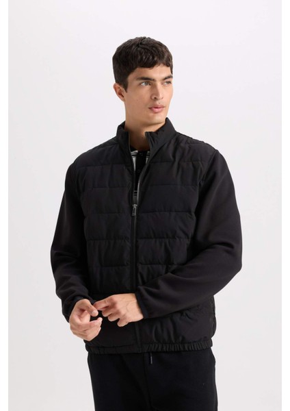 Slim Fit Dar Kesim Dik Yaka Lastikli ve Fermuarlı Su Geçirmez Mont D7532AX25SP