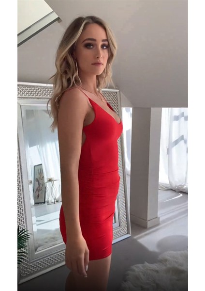 Hediye Cantam Sırt Dekolteli Kırmızı Mini Elbise
