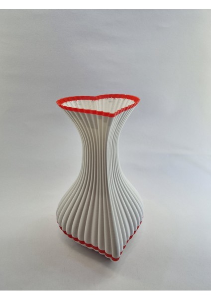 Romantik Kalp Vazo: Aşkı Yansıtan Tasarım 3D Baskı