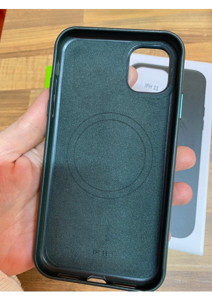 Apple iPhone 11 / Xr Magsafe Kılıf (Screen Protector )