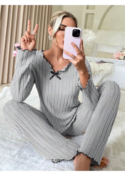 Gri Pamuklu Fiyonk Detaylı Pijama Takımı