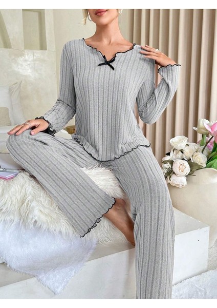 Gri Pamuklu Fiyonk Detaylı Pijama Takımı fiyatları