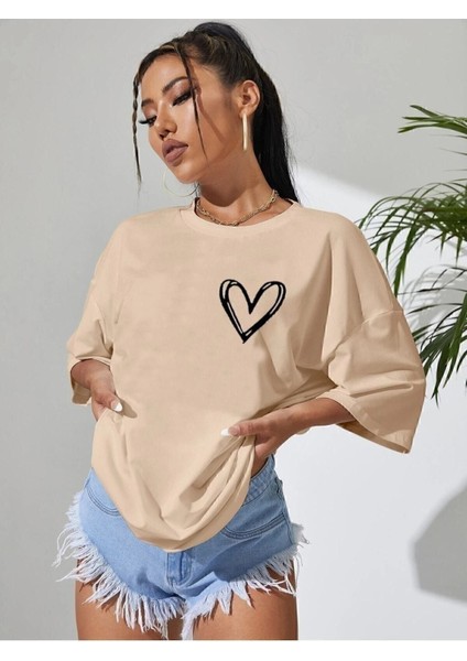 Minimal Kalp Baskılı Siyah Oversize T-Shirt