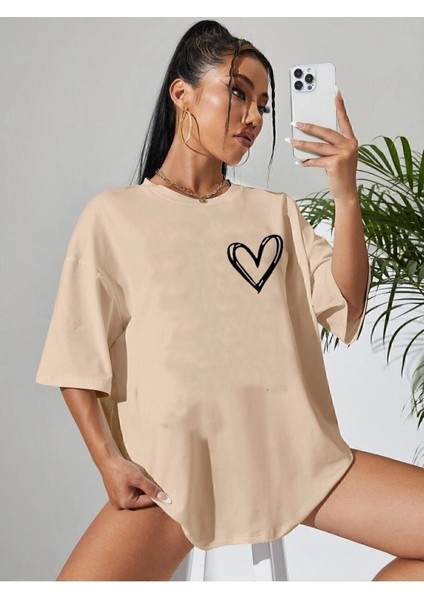 Minimal Kalp Baskılı Siyah Oversize T-Shirt fırsatları
