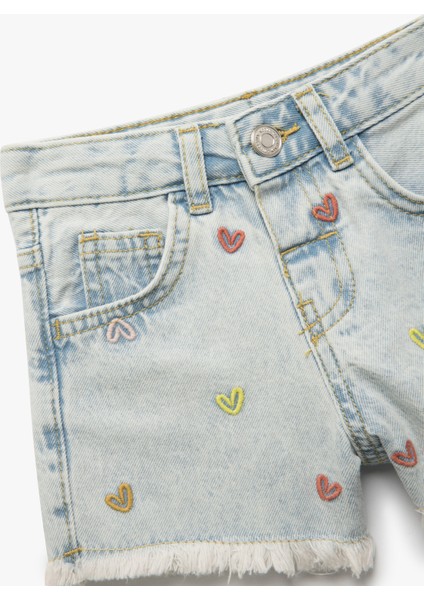 Pamuklu Kalp Nakış Detaylı Cepli Denim Şort