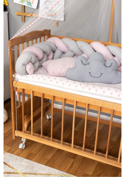 Ahşap Beşik Anne Yanı Beşik Vernikli 60X120 - Pembe Gri Örgü Uyku Seti Seti + Yatak + Tekerlekli modelleri