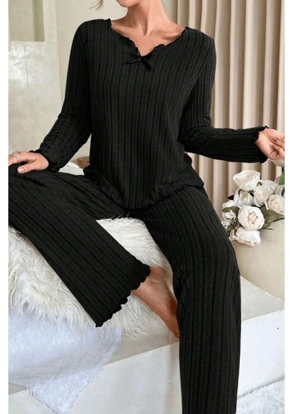 Mevsimlik Siyah Pamuklu Fiyonk Detaylı Pijama Takımı fiyatları