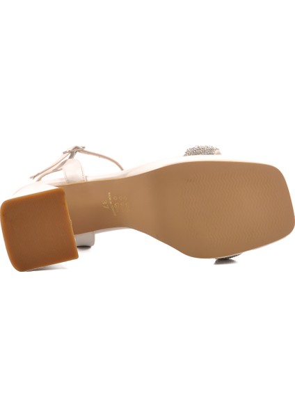 Beyaz Kadın Topuklu Sandalet indirimleri