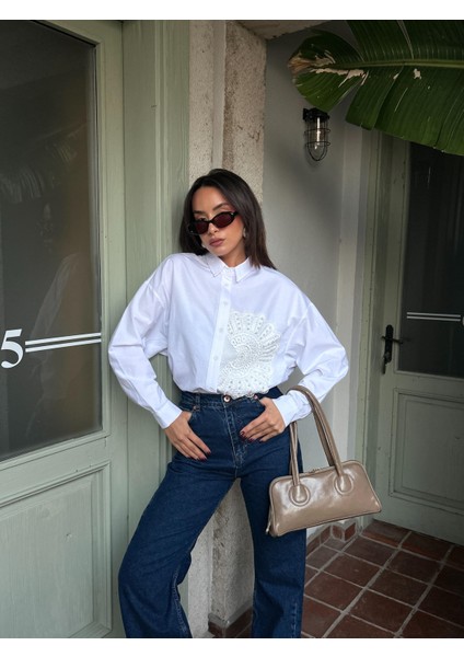 Kadın Beyaz Geniş Kesim Dantel ve Inci Detaylı Tasarım Poplin Gömlek 29023 fırsatları