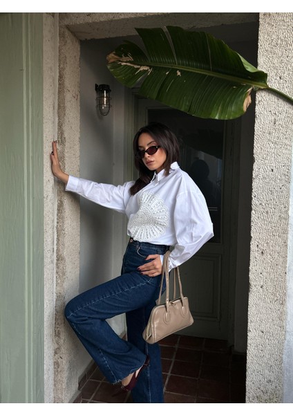 Kadın Beyaz Geniş Kesim Dantel ve Inci Detaylı Tasarım Poplin Gömlek 29023 indirimleri