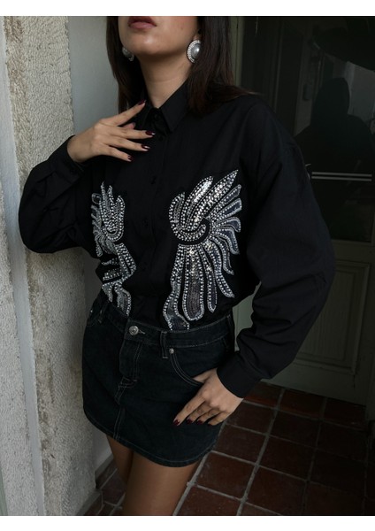 Kadın Siyah Poplin Geniş Kesim Önü Tül ve Pul Aksesuarlı Gömlek 29025 fiyatları