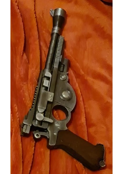 Mandalorian Blaster On One Plate “bir Avcının Efsanesi Ellerinizde!”