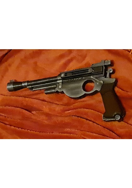 Mandalorian Blaster On One Plate “bir Avcının Efsanesi Ellerinizde!”