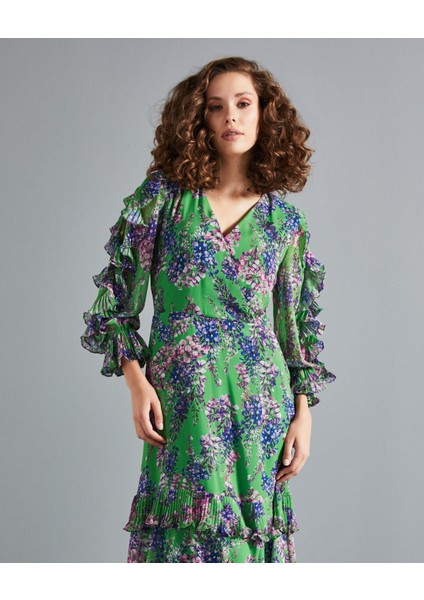 Çiçek Desenli Kadın Elbise - Katlı Etek Detaylı - Fırfırlı Kol - V Yaka - Modern ve Şık Tasarım - Günlük ve Özel Gün Için Elbise fiyatları