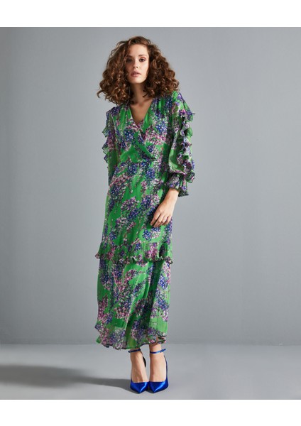 Çiçek Desenli Kadın Elbise - Katlı Etek Detaylı - Fırfırlı Kol - V Yaka - Modern ve Şık Tasarım - Günlük ve Özel Gün Için Elbise modelleri