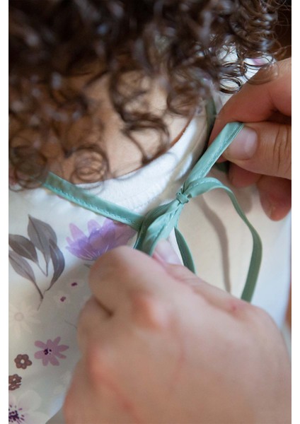 Su Geçirmez Mama Önlüğü Floral Desenli 6-24 Ay Kullanımına Uygun Hafif ve Silinebilir fiyatları