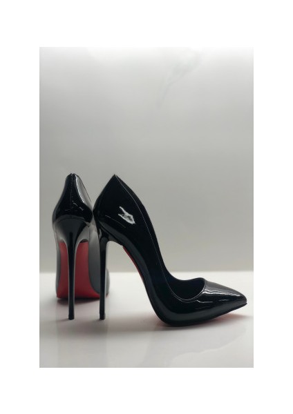 Siyah Rugan Stiletto Topuklu Ayakkabı