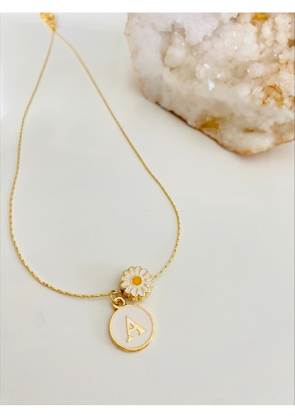 Papatya ve A Harfi Ince Tasarım Zarif Kolye fiyatları