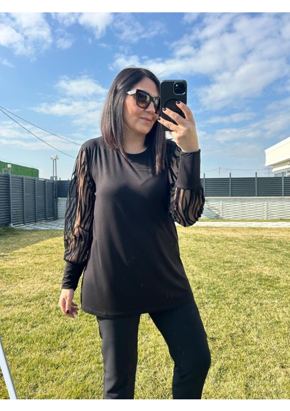 Kadın Büyük Beden Zebra Desenden Tül Kol Detaylı BLUZ-BGB115