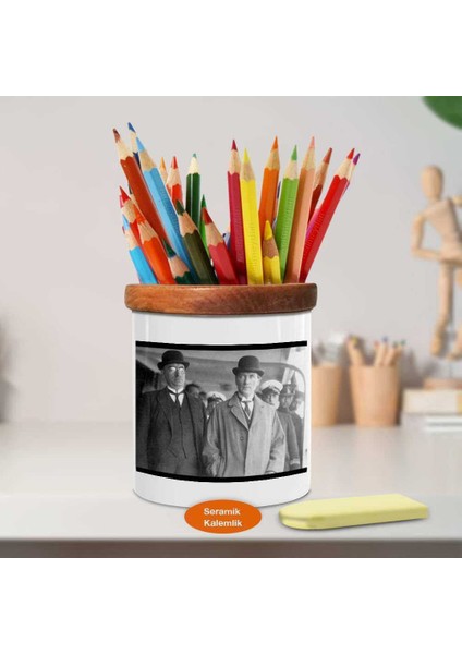 Modern Elbiseli Mustafa Kemal Atatürk Ahşap Seramik KALEMLIK-1031