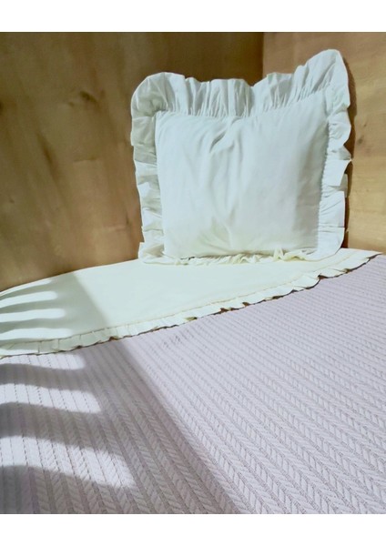 Bebek %100 Pamuk Çift Taraflı Pike ve Poplin Fırfırlı Dantel Detaylı Nevresim Takımı _Pike Örgü Lila/ Poplin Ekru _100*150
