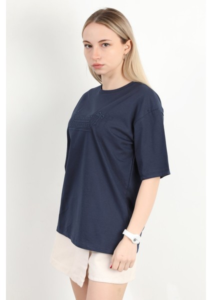 Kadın Bisiklet Yaka Romantic Nakışlı T-Shirt Lacivert - 925017 fırsatları