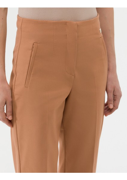 Kadın Kahverengi Havuç Fit Kumaş Pantolon 50269321-VR233