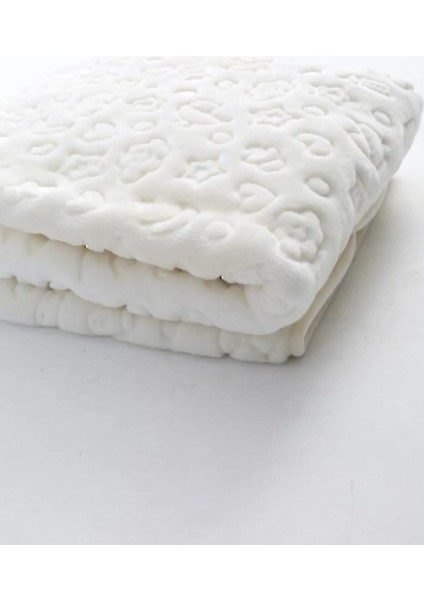 Yumuşak Peluş Kabartmalı Krem Bebek Battaniyesi fiyatları