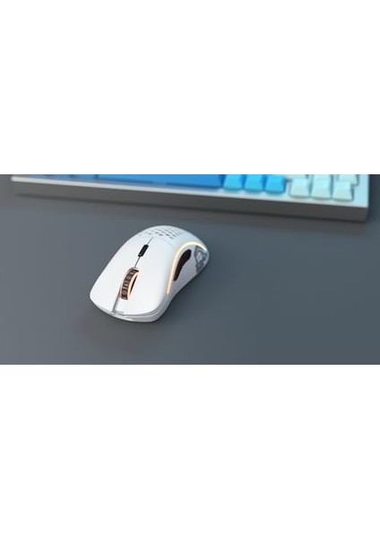 Model D Rgb Kablosuz Bamf Sensörlü 19000 Dpı 69 Gram Gaming Mouse Mat Beyaz