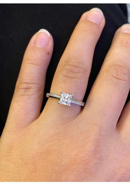 Kadın Kare Taş Model Gümüş Yüzük fiyatları