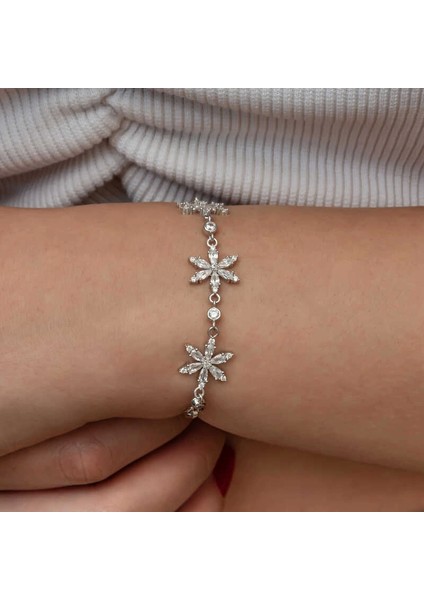 Gümüş Beyaz Lotus Çiçeği Kadın Bileklik modelleri