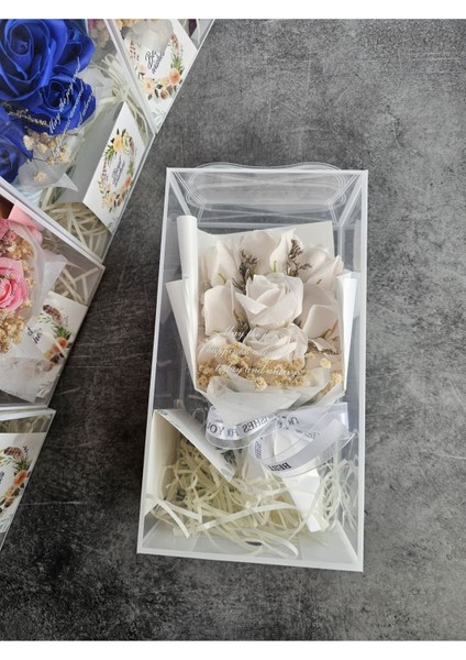Beyaz Gül 9 Kafalı Cipso Aranjmanli Sevgililer Günü Buketi Kutulugul Hediye Buketi Yildonumu