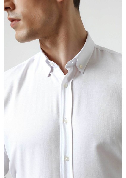 Slim Fit Beyaz Armürlü Düğmeli Yaka Pamuklu Gömlek 5HC02ORT07265