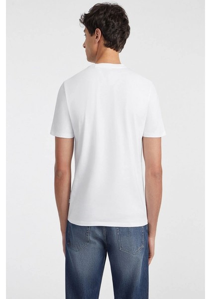 Guess Erkek Slim Fit Beyaz Kısa Kollu Tişört modelleri