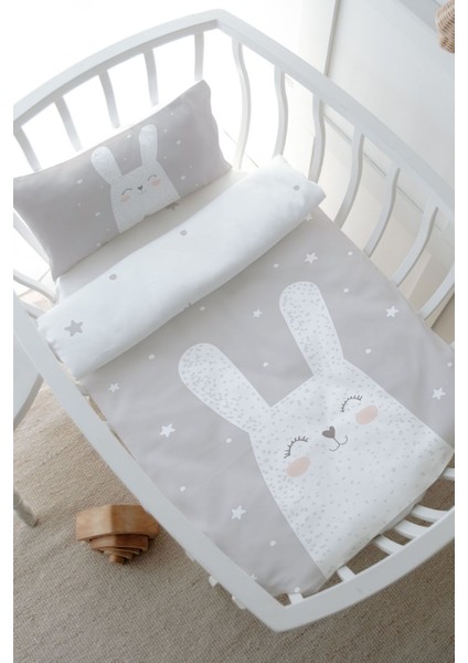 Park Yatak Nevresim Takımı (80 x 120) - Pure Baby Serisi - Gri Zeminli Beyaz Tavşan