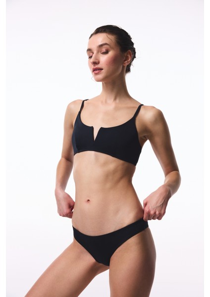 Siyah Düşük Bel Cheeky Bikini Altı