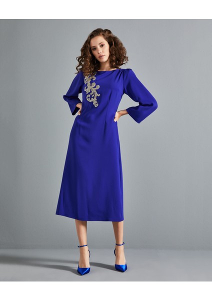 Kadın Elbise - Yakası Işleme Detaylı - Diz Altı Elbise - Modern ve Şık Tasarım - Özel Gün ve Davet Için Elbise fiyatları