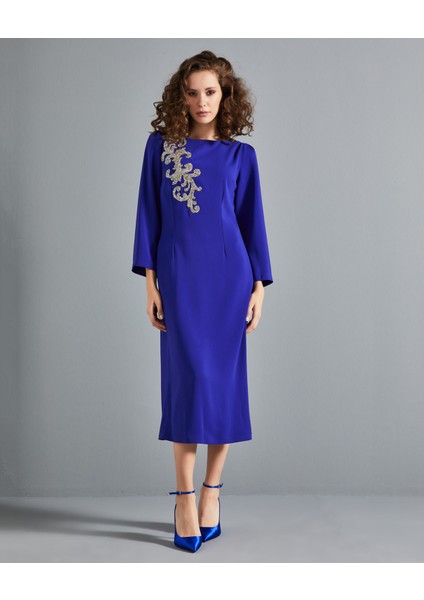 Kadın Elbise - Yakası Işleme Detaylı - Diz Altı Elbise - Modern ve Şık Tasarım - Özel Gün ve Davet Için Elbise modelleri