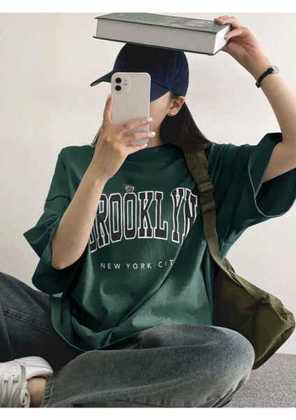 Brooklyn Letter Süprem T-Shirt - Yeşil Baskılı Oversize Bisiklet Yaka Tişört