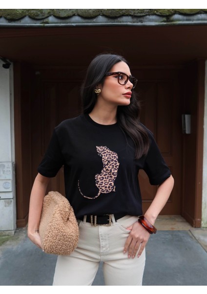 Siyah Leo Nakışlı T-Shirt fiyatları