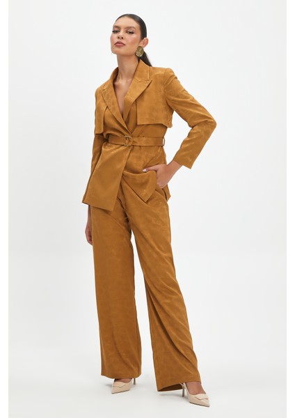 Kadın Takım - Kuşak Detaylı Ceket ve Geniş Paça Pantolon, Şık ve Modern Tasarım - Günlük ve Özel Kullanım Için Zarif Takım modelleri