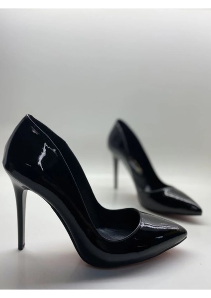 Siyah Rugan Deri Astarlı Stiletto Topuklu Ayakkabı fırsatları