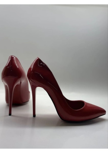 Kırmızı Rugan Deri Astarlı Stiletto Topuklu Ayakkabı