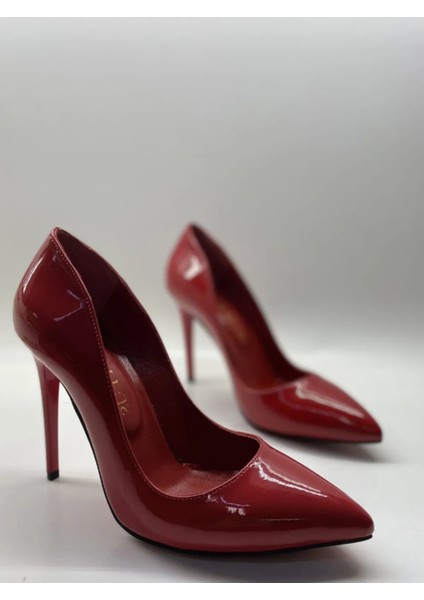 Kırmızı Rugan Deri Astarlı Stiletto Topuklu Ayakkabı
