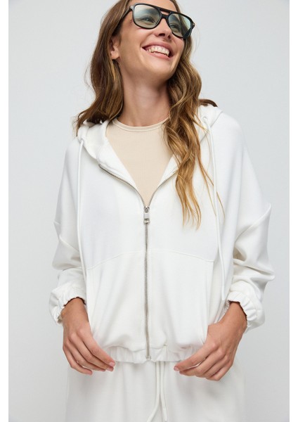 Yumuşak Dokulu Kapüşonlu Crop Sweatshirt