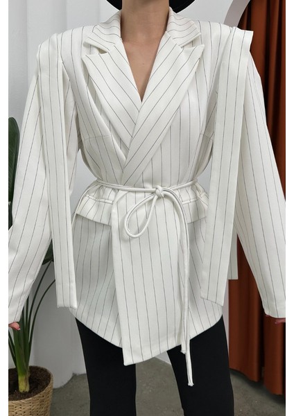 Kadın Oversize Blazer Ceket Çizgili Kuşaklı Omuz Detaylı modelleri