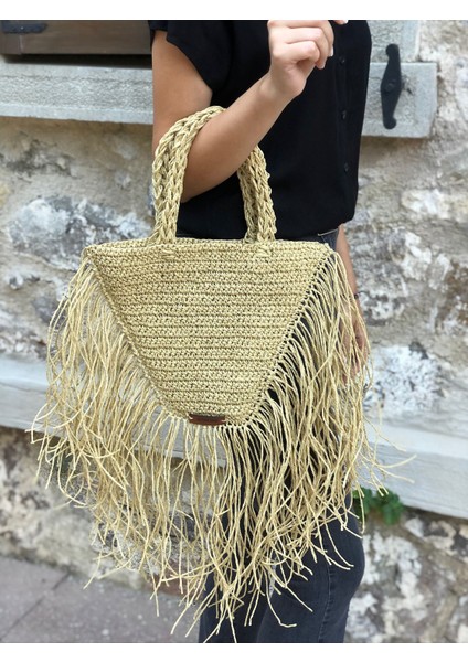 Üçgen Püskül Detaylı Hasır Çanta