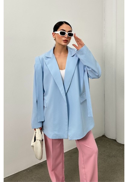 Kadın Oversize Blazer Ceket Kuşaklı Omuz Detaylı