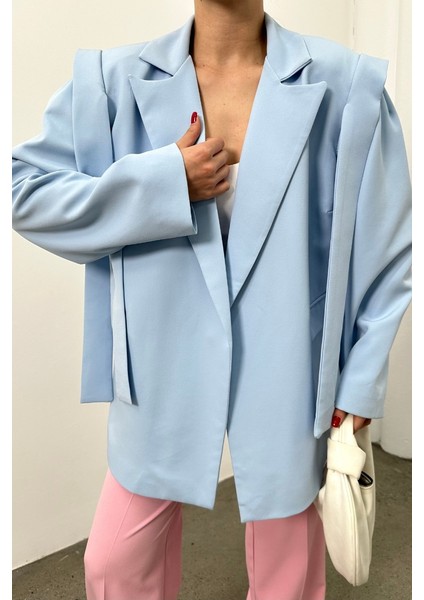 Kadın Oversize Blazer Ceket Kuşaklı Omuz Detaylı modelleri